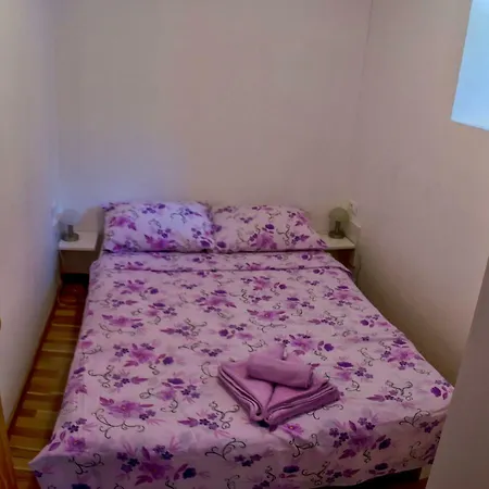Gostinjska kuća & Toni 3*